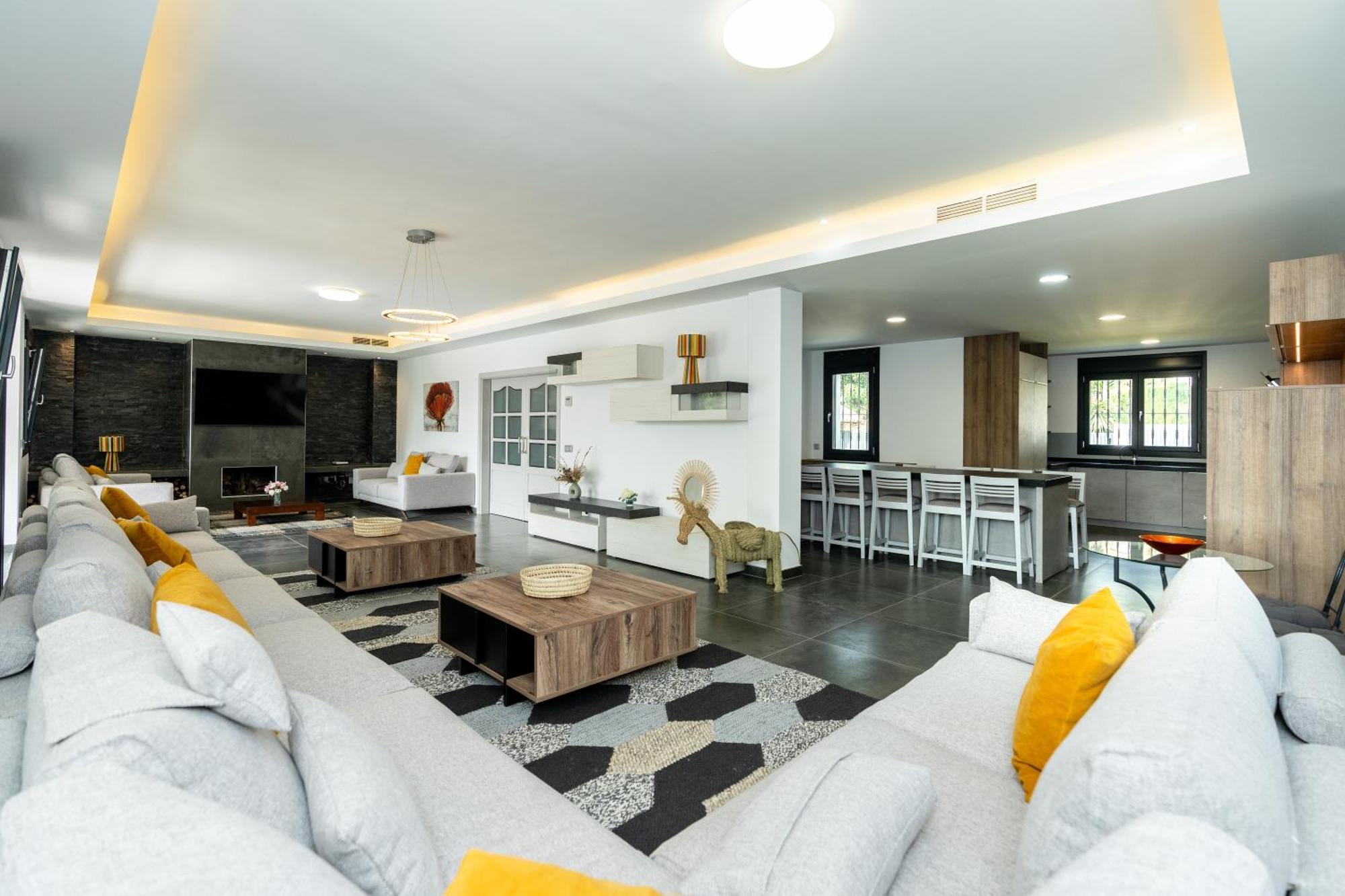 Apartamento Newly Renovated 6 Bdrm Grand W Pool And Views